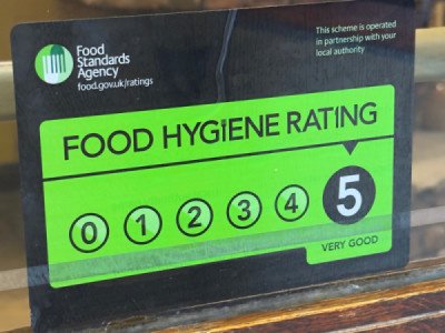 It’s a 5* Rating for Guy’s Eating Establishment and Owd Nell’s Tavern ⭐️